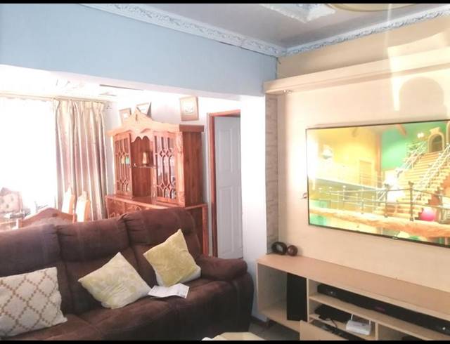 3 BEDROOM HOUSE FOR SALE IN UMLAZI M